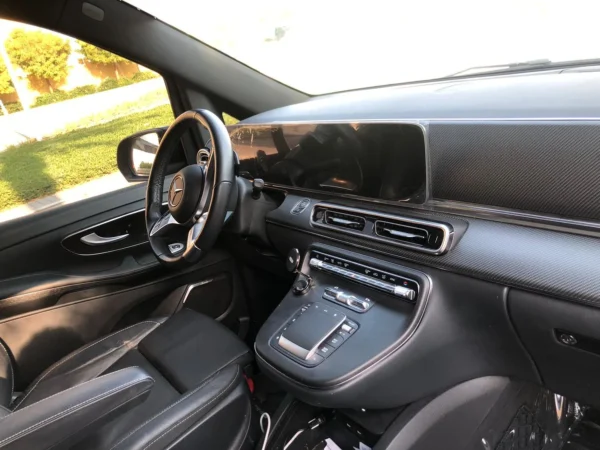 3b7294_8714d25700b4408ea373aec9a59cbb6a~mv2 Rent Mercedes V-Class Chauffeur Service Dubai and Abu Dhabi | Car with Driver